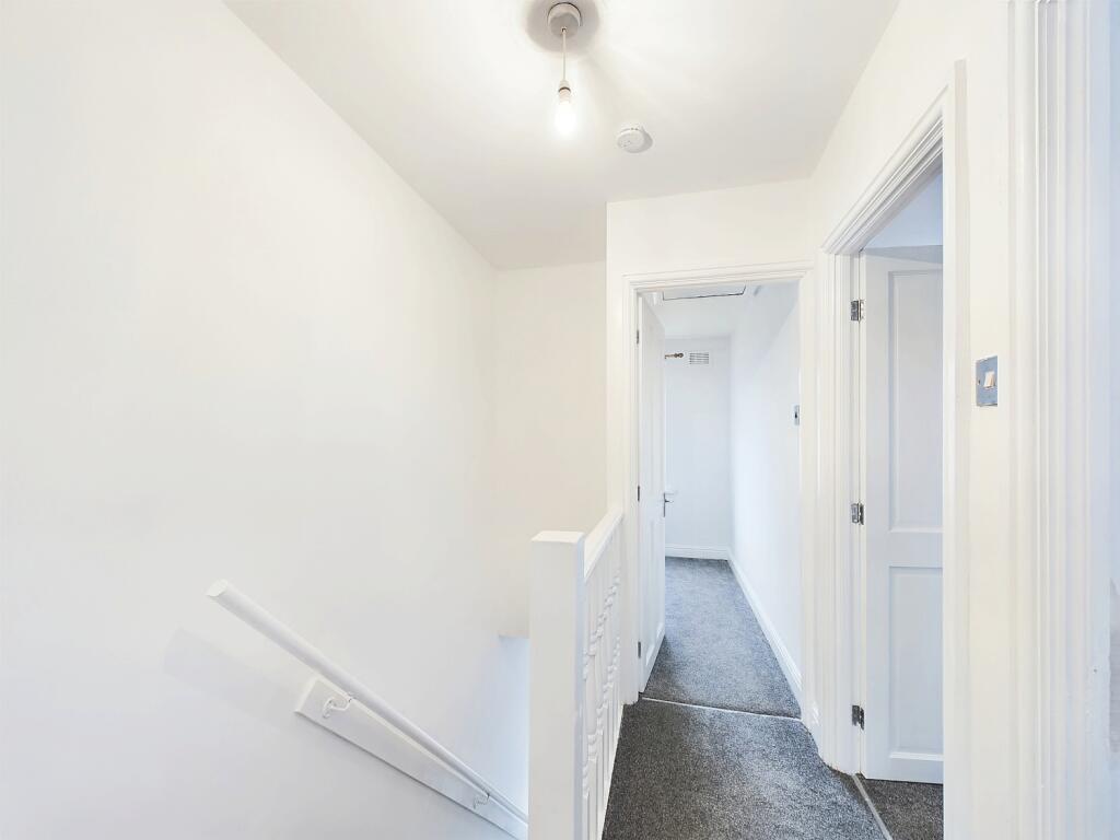 Additional image 8 of 15 Beacon Grove, Bradford