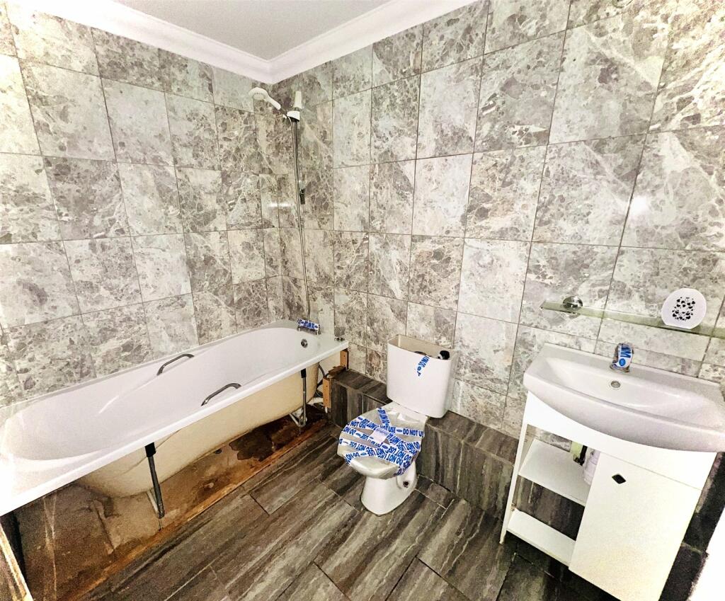 Additional image 4 of Avon Court, Gravel Lane, Ringwood, Hampshire, BH24