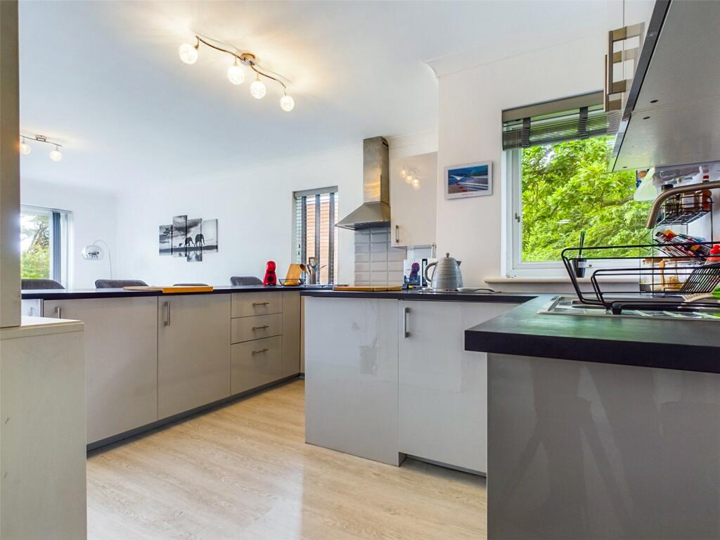 Additional image 10 of Kingsbere Gardens, 10 Haslemere Avenue, Highcliffe, Dorset, BH23