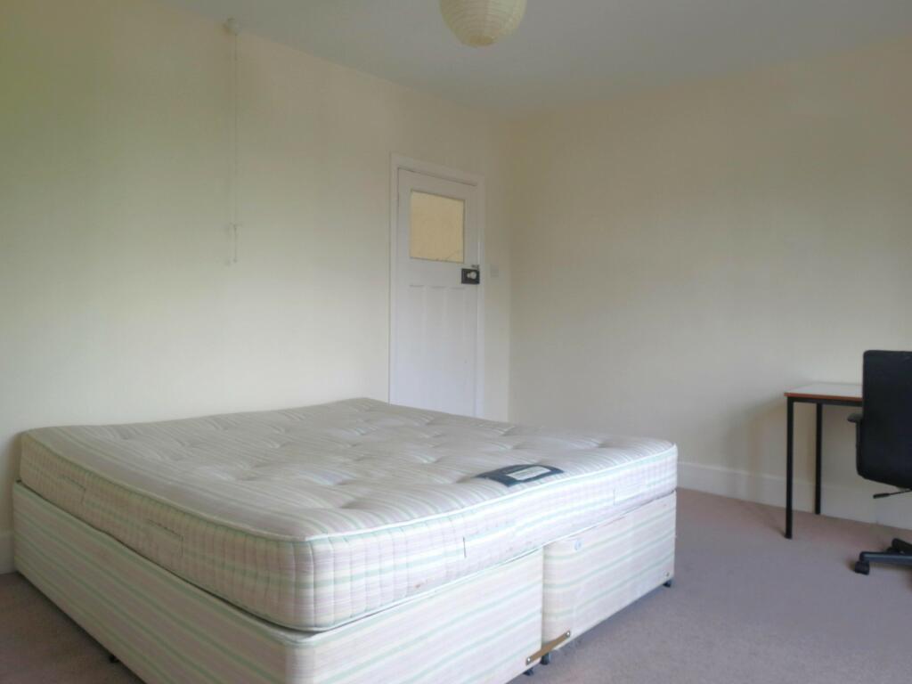 Additional image 8 of 4 bedroom Semi Detached House in Winton