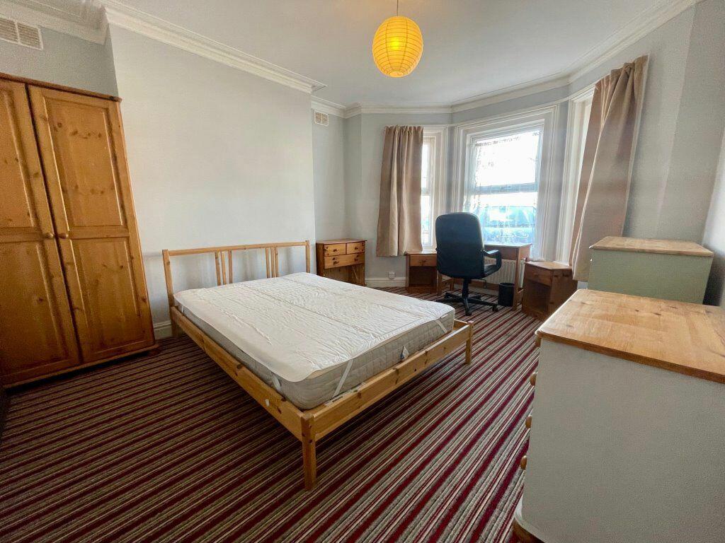 Additional image 6 of FIVE DOUBLE BEDROOM STUDENT HOUSE (P02821)