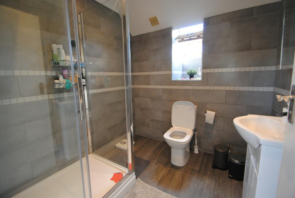 Additional image 4 of 2 Bed Flat in Central - Rushton