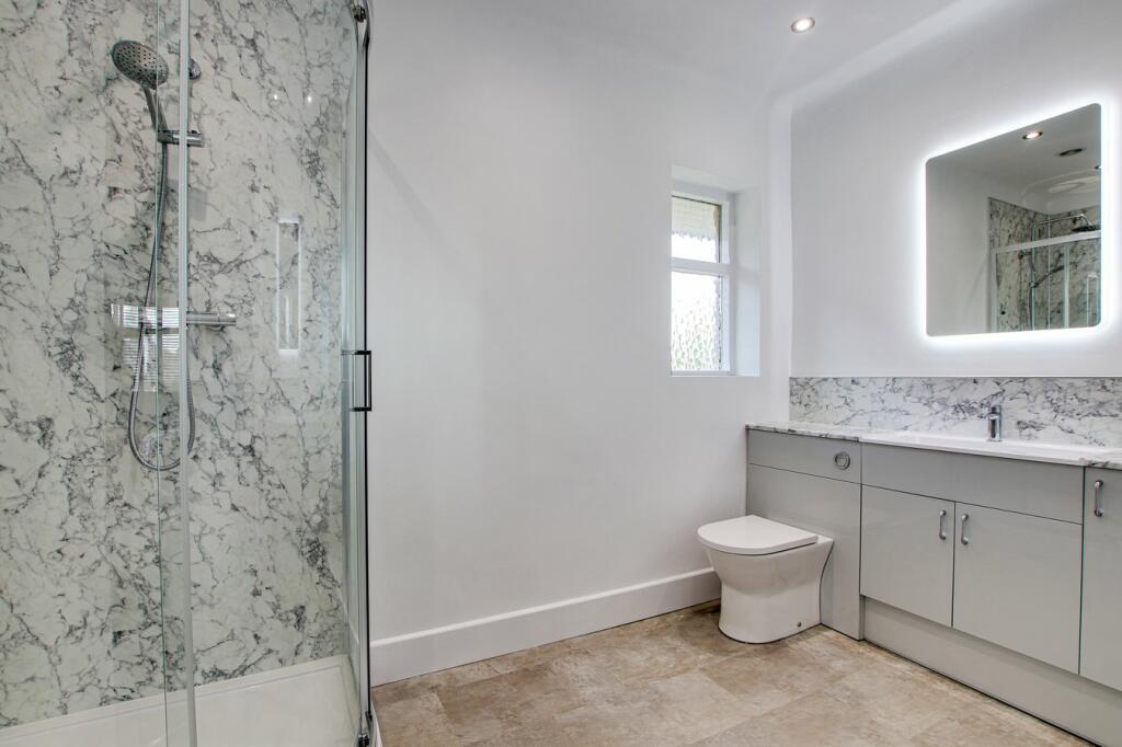 Additional image 15 of Chestnut Avenue, Barton on Sea, New Milton, BH25