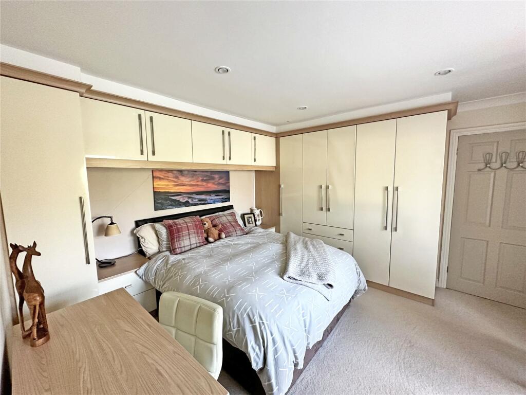 Additional image 8 of Marine Drive West, Barton on Sea, New Milton, Hampshire, BH25