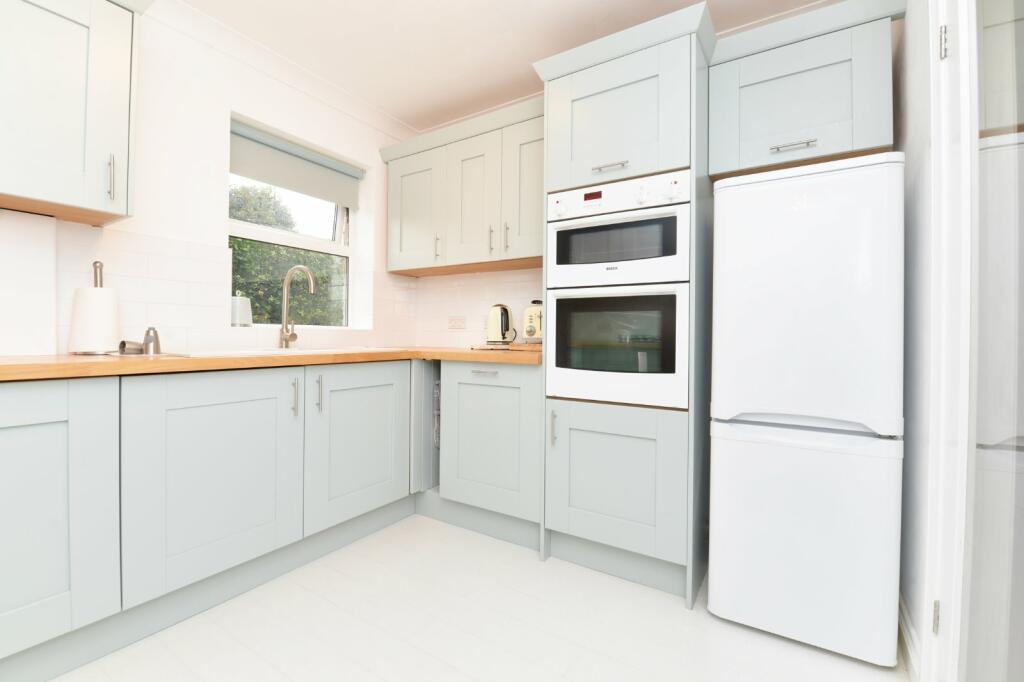 Additional image 10 of Cleeve House, Barton Court Avenue, Barton On Sea, New Milton, BH25