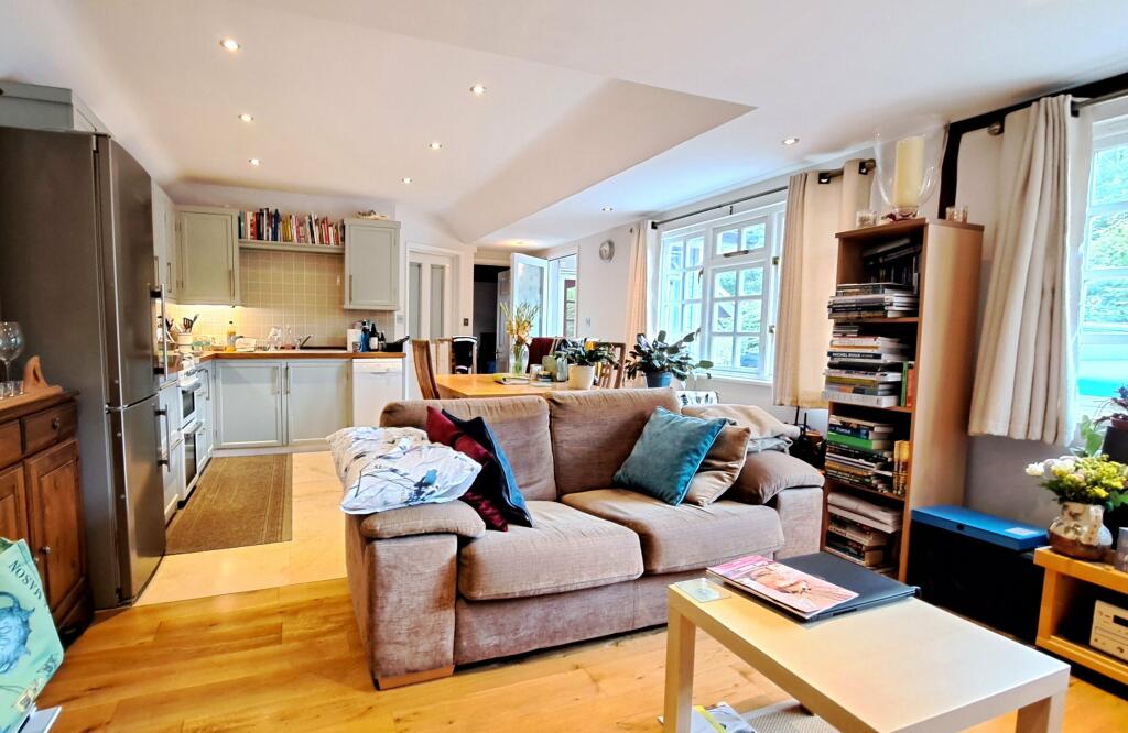 Additional image 19 of Derritt Lane