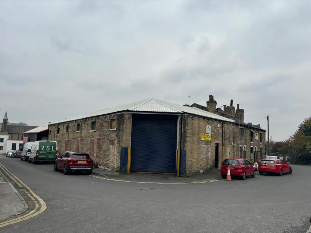 7 Carter Street, Bradford, West Yorkshire, BD4 7AN