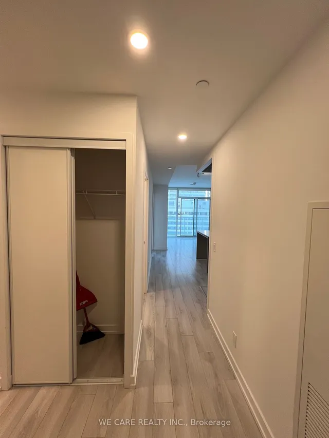 Additional image 12 of 33 Helendale Ave Unit 1407