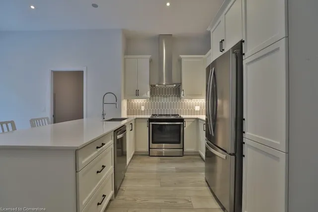 Additional image 7 of 1 Redfern Ave Unit 118