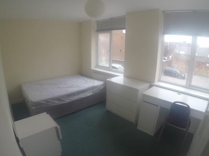 Additional image 3 of AVAILABLE FOR STUDENTS FROM 1ST SEPTEMBER 2025-4 Bedroom Student Flat -Bournemouth