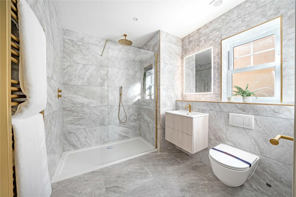 Additional image 7 of 13 Bordeaux, 20 Chewton Farm Road, HIghcliffe, Dorset, BH23