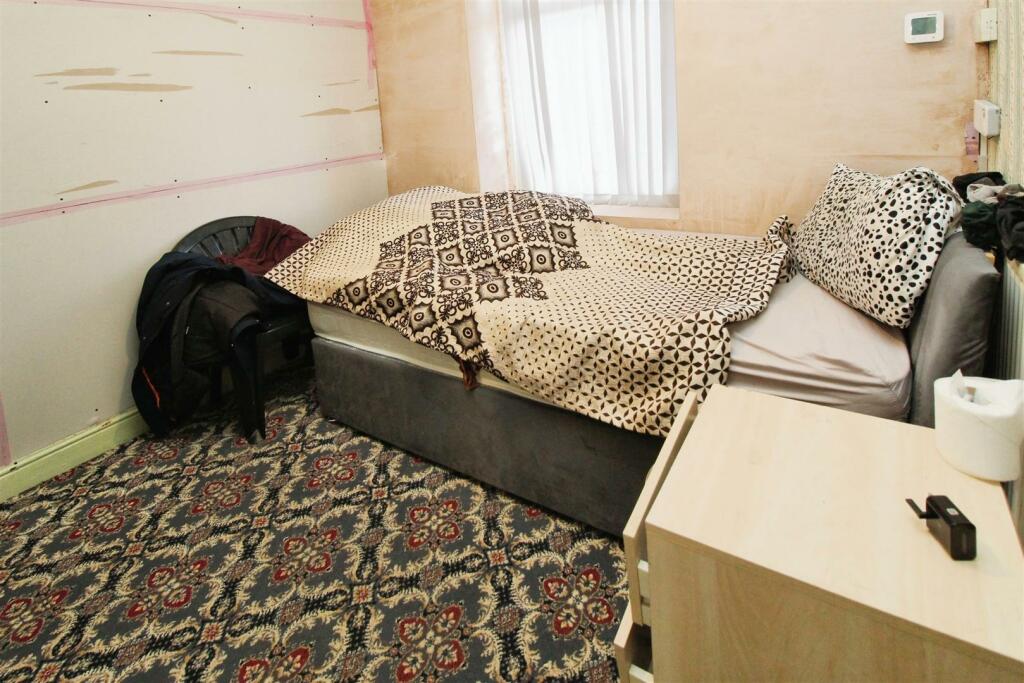 Primary image of Hampden Place, Bradford, BD5 0JZ