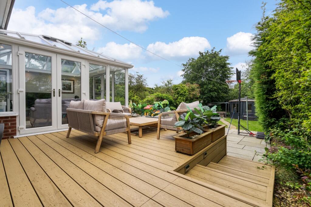 Additional image 27 of Spacious 5 Bed House with 2 Bathrooms On The Sought-After Heathfield Drive, Bolton