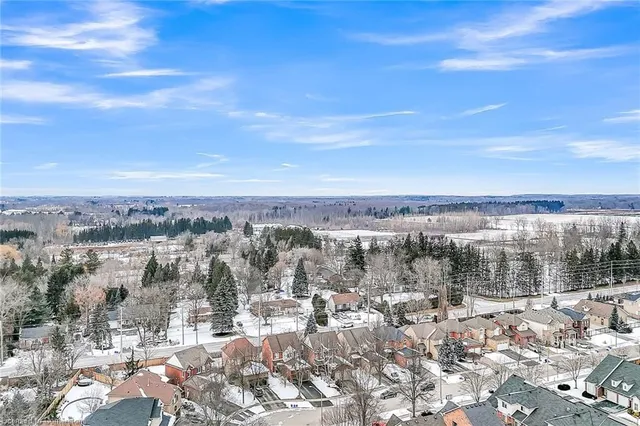 Additional image 48 of 200 Fellowes Cres