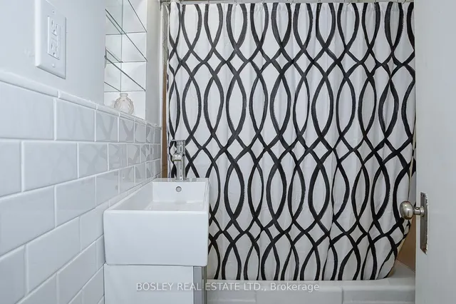 Additional image 18 of 717 Eglinton Ave Unit 505