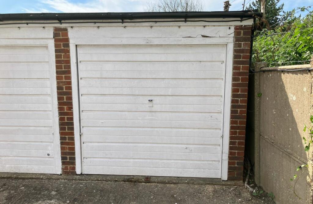 Additional image 6 of 6 St Andrews Gardens Church Road, Worthing, West Sussex, BN13 1ES