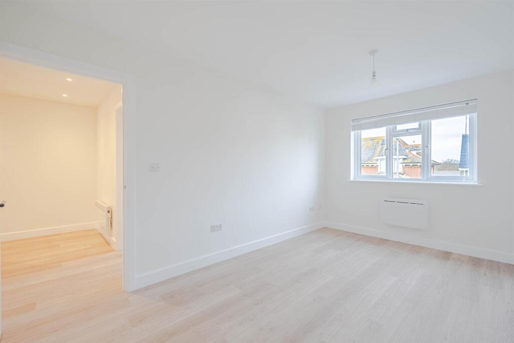 Additional image 11 of 397-403 Lymington Road, Highcliffe, Christchurch