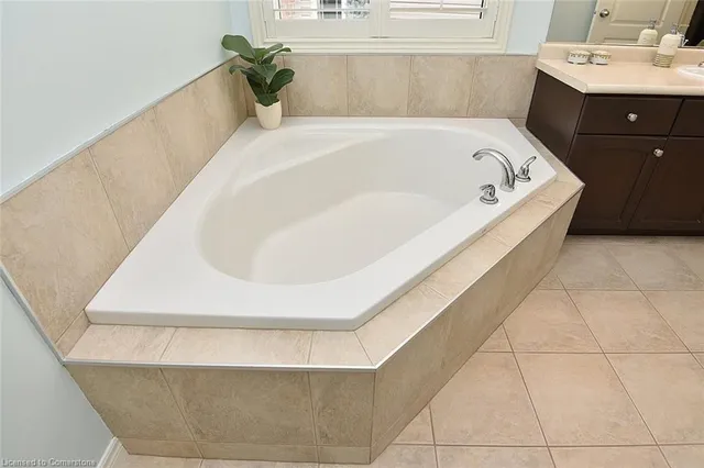 Additional image 30 of 23 Felicia Crt