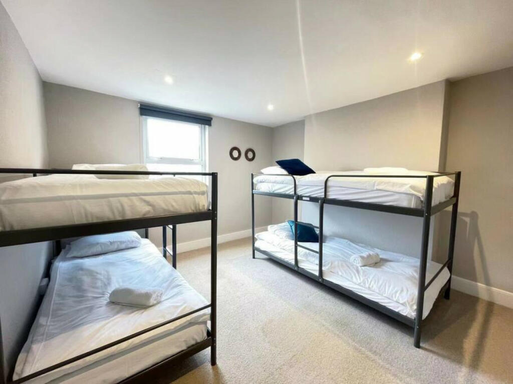 Additional image 6 of London road