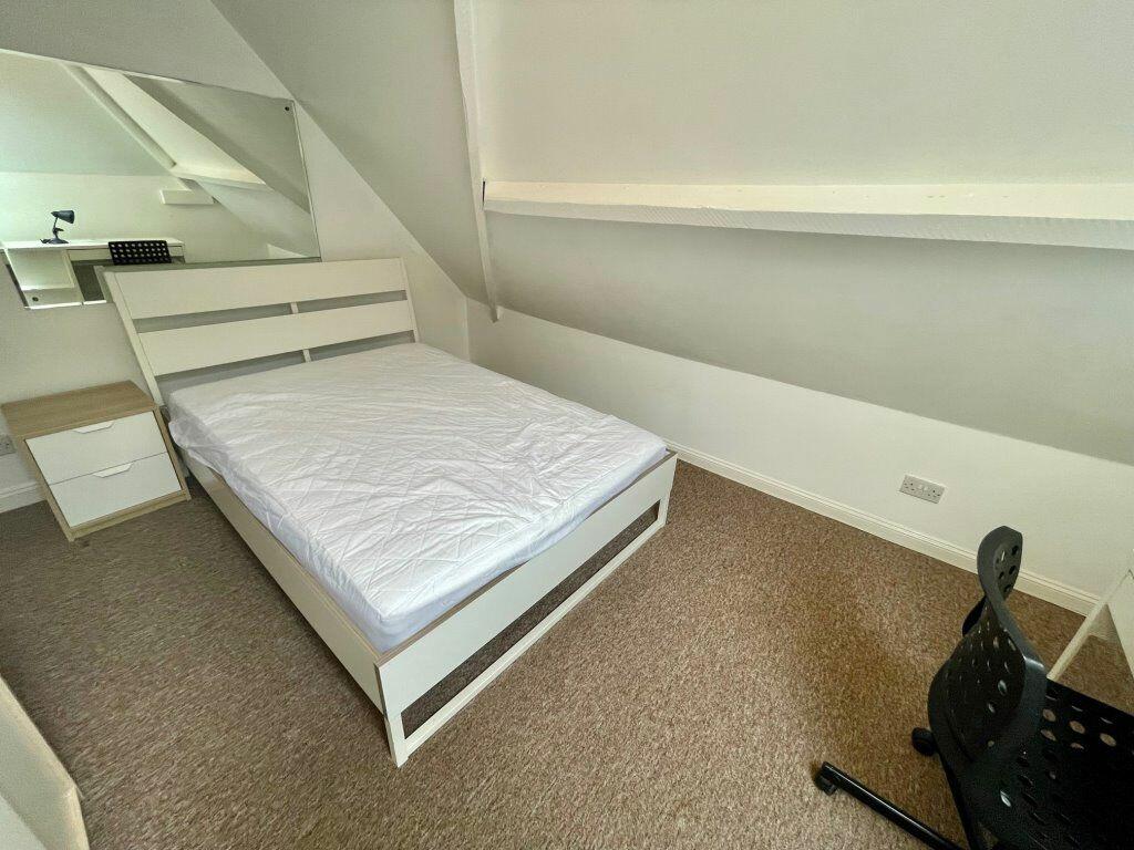 Additional image 9 of FIVE BEDROOM STUDENT MAISONETTE, WINTON (P05927)