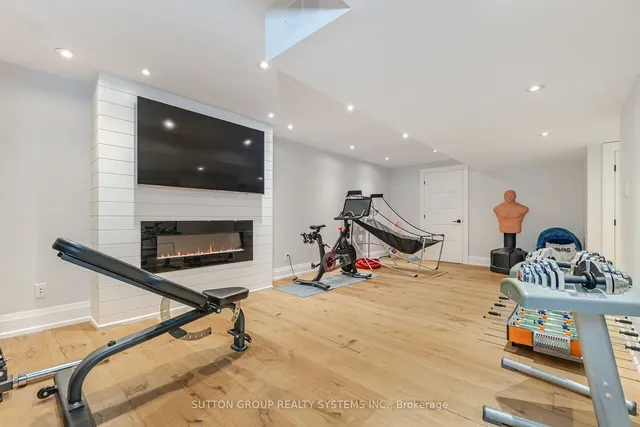 Additional image 37 of 984 Lancaster Blvd