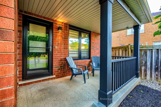 Additional image 9 of 733 Edwards Ave