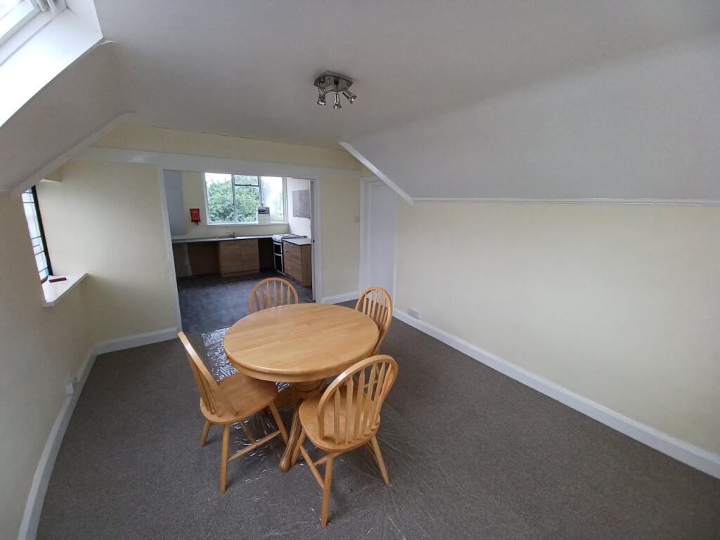 Additional image 8 of Wells Garage, Salisbury Road, Ringwood, BH24 1AU