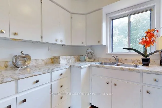 Additional image 7 of 165 Pemberton Ave