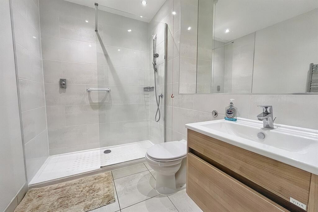 Additional image 10 of Tuckton