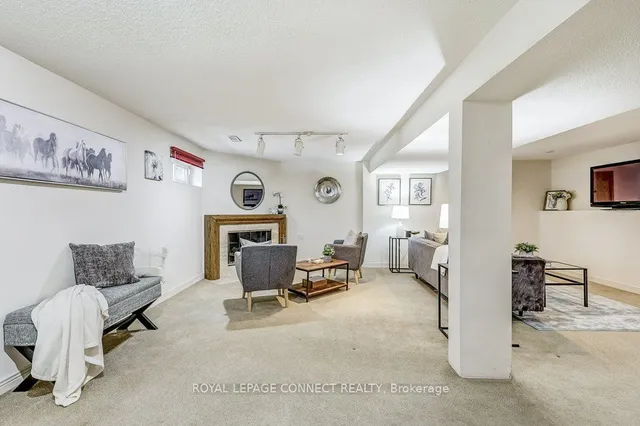 Additional image 32 of 19 Rodarick Dr