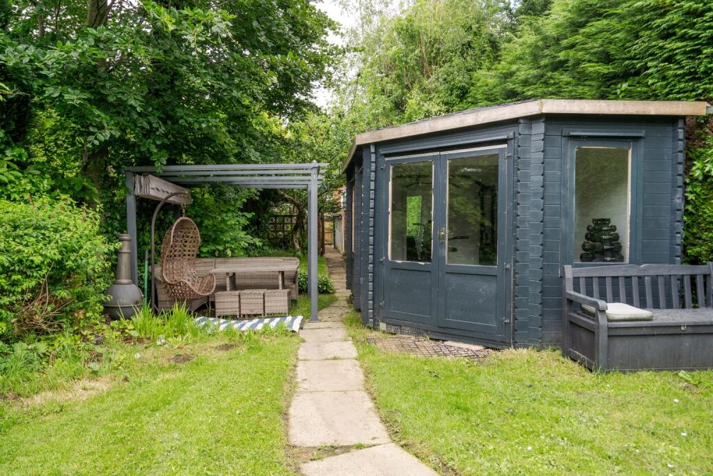 Additional image 30 of Spacious 5 Bed House with 2 Bathrooms On The Sought-After Heathfield Drive, Bolton