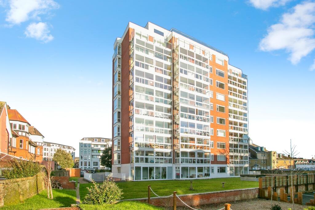 West Cliff Road, Bournemouth