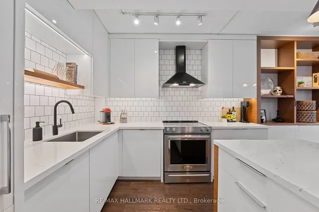 Additional image 9 of 326 Carlaw Ave Unit 106