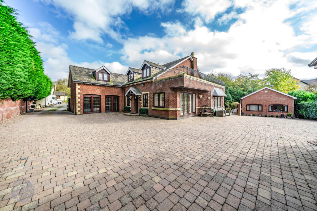 Dobb Brow Road, Westhoughton, Bolton, Greater Manchester, BL5 2AY