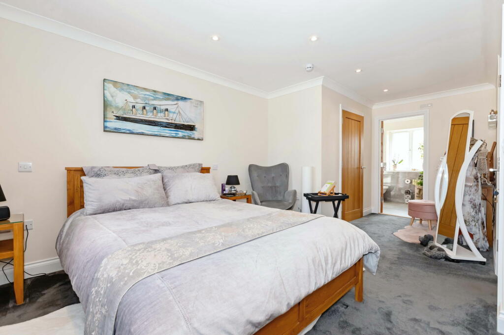 Additional image 2 of Pier Road, Littlehampton, West Sussex, BN17