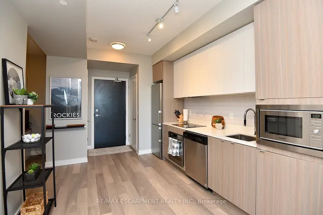 Additional image 13 of 5220 Dundas St Unit D509