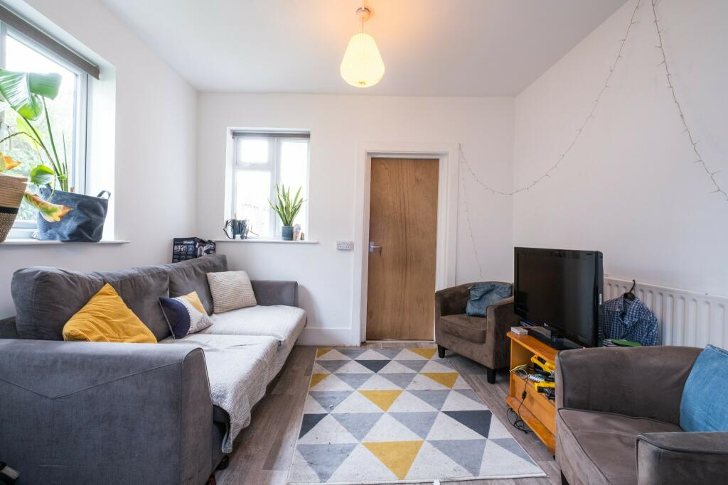 Additional image 5 of Large student house Stewart Road