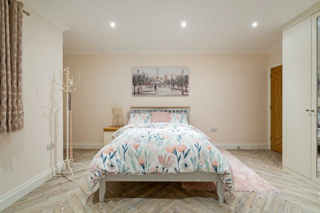 Additional image 14 of Boundary Drive, Colehill, Wimborne, Dorset, BH21