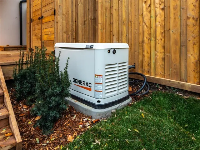 Additional image 40 of 37 Woodlawn Ave