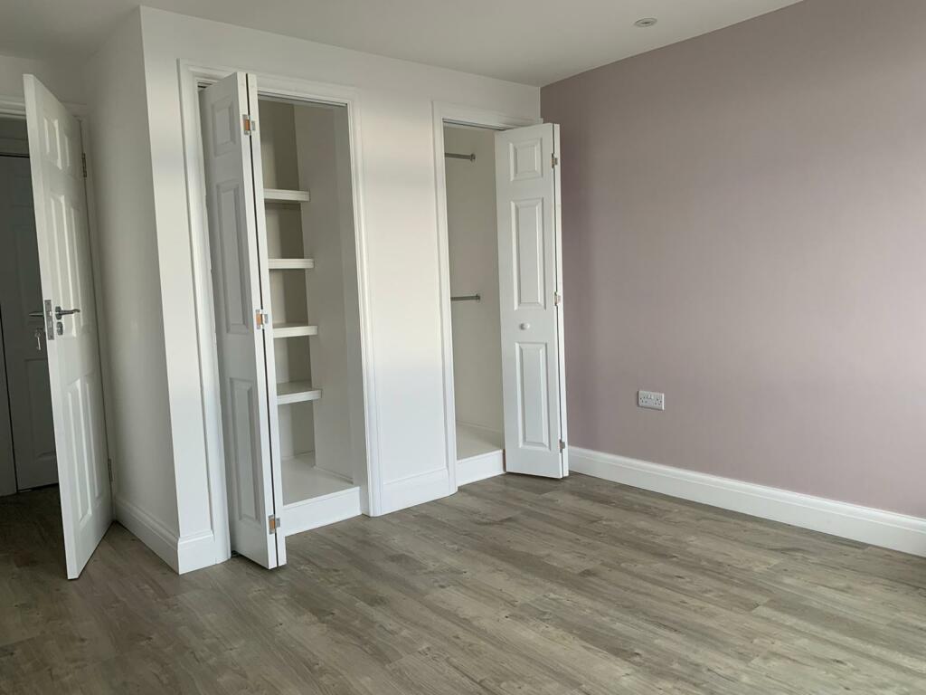 Additional image 7 of Sea Horse BN42 4AY