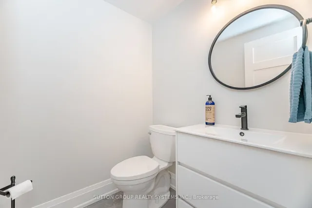 Additional image 17 of 984 Lancaster Blvd