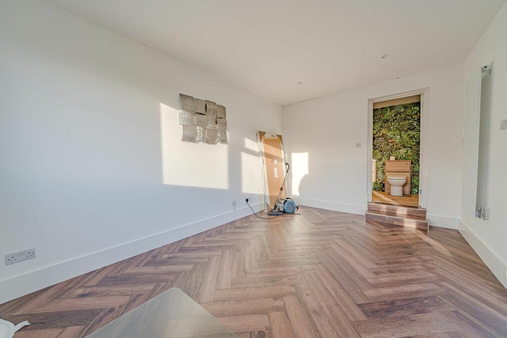 Additional image 14 of Burford Close, Christchurch, BH23