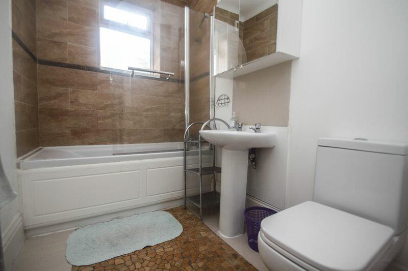 Additional image 10 of Spacious Ground Floor Flat, Professional Sharers Welcome