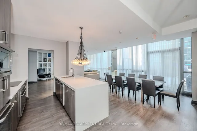 Additional image 27 of 1185 The Queensway Unit 112