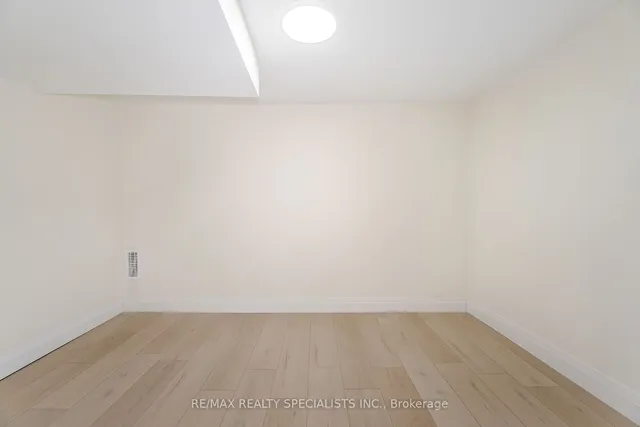 Additional image 37 of 18 Eastman Dr