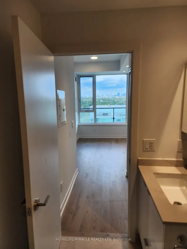 Additional image 16 of 1926 Lakeshore Blvd