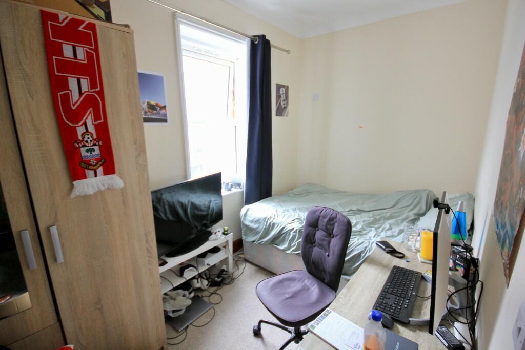 Additional image 4 of Holdenhurst Road, Bournemouth, Dorset, BH8