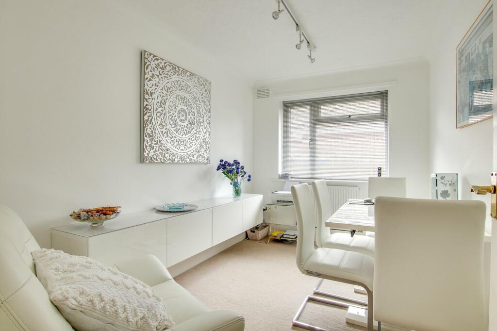 Additional image 10 of Elphinstone Road, Highcliffe, Christchurch, BH23