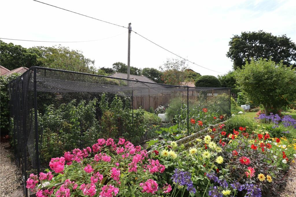 Additional image 11 of Highlands Road, Barton On Sea, Hampshire, BH25