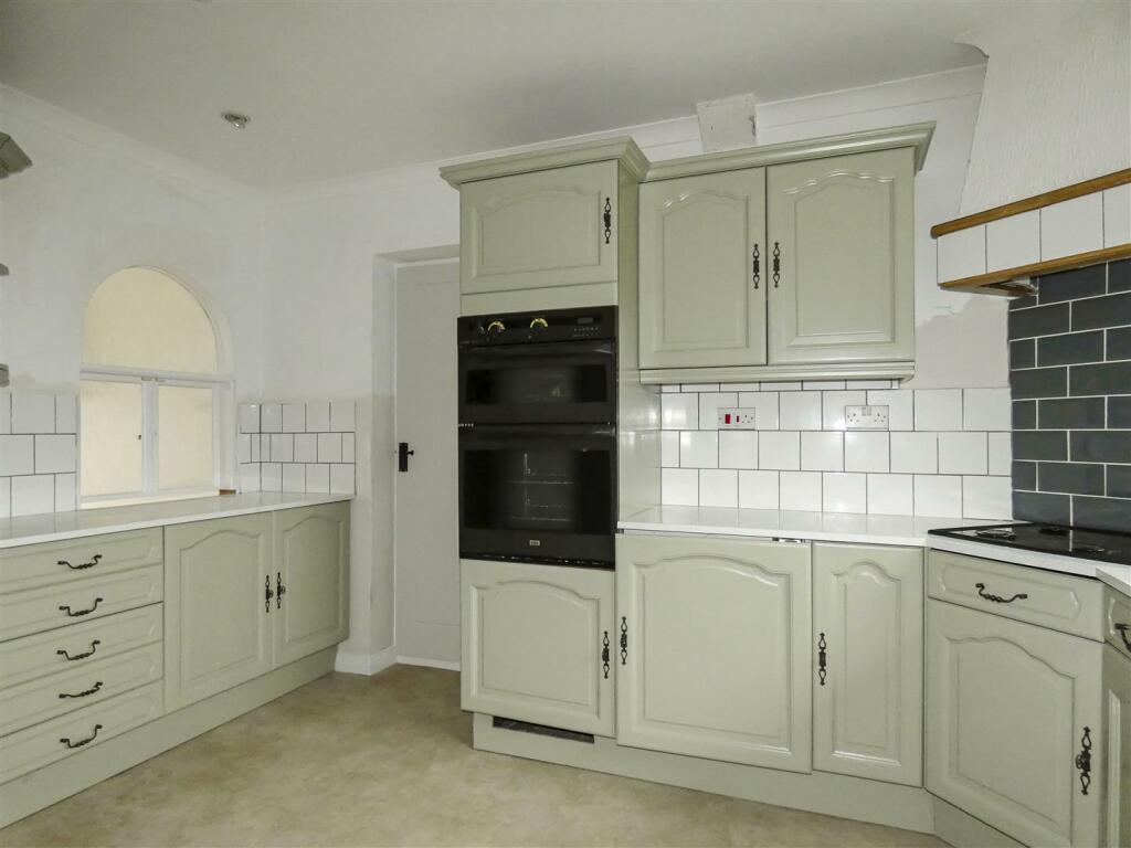 Additional image 17 of Meadway, Sea Estate, Rustington